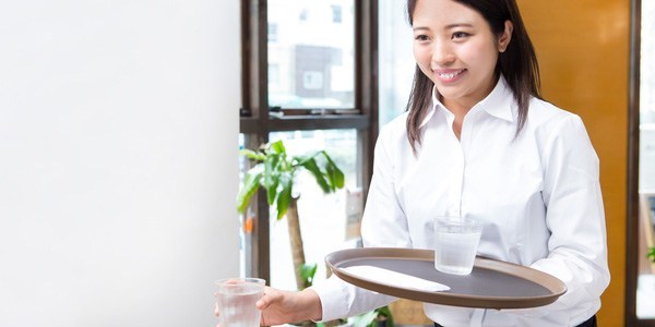 飲食店の接客における丁寧語 謙譲語 尊敬語 使ってはいけない言葉 ナシエル 飲食企業の経営とm Aを考えるメディア